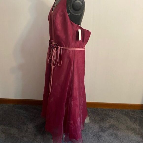 David's Bridal Chamber Halter full Tulle midi skirt bridesmaid dress, size 18 - Picture 3 of 6